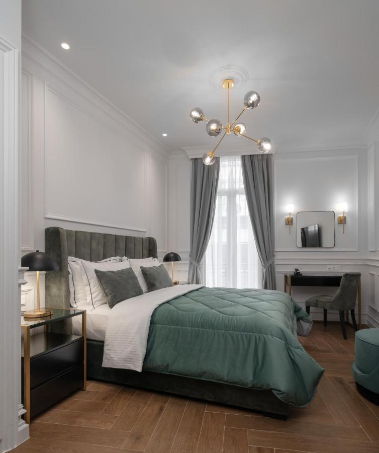 Praxitelous Luxury Atina