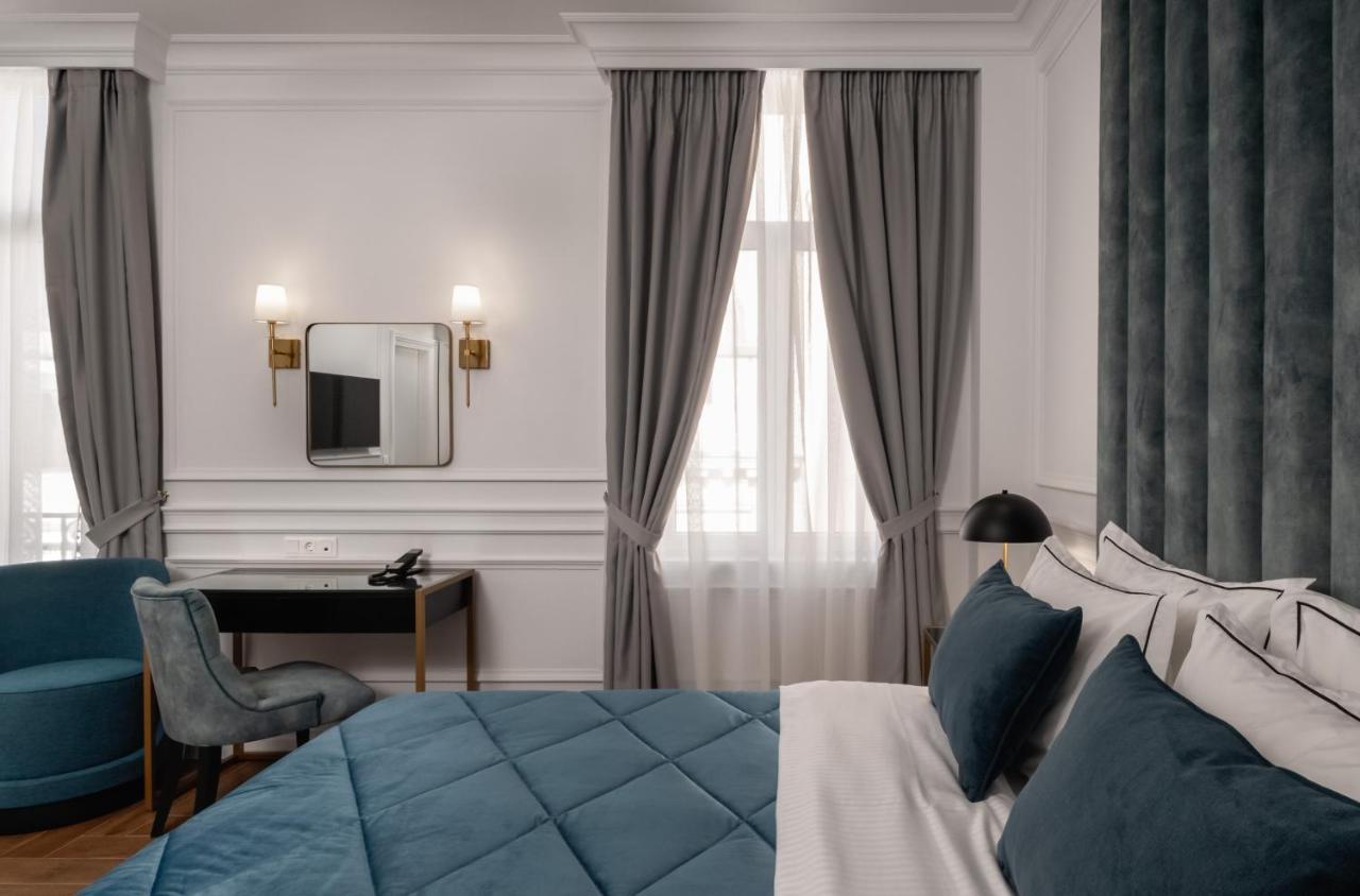 Praxitelous Luxury