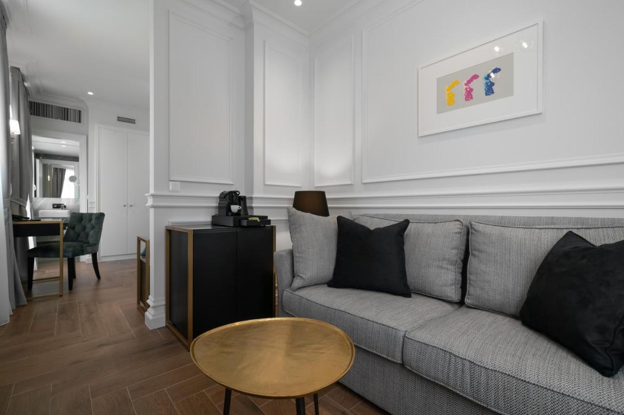 Praxitelous Luxury Otel 4*